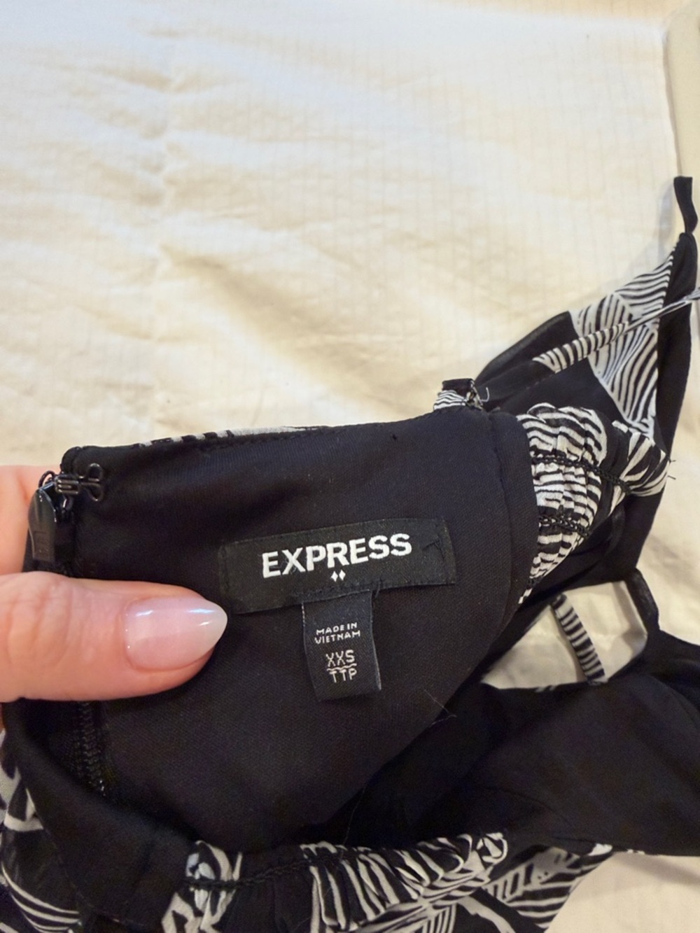 Express Dress - Picture 6 of 9